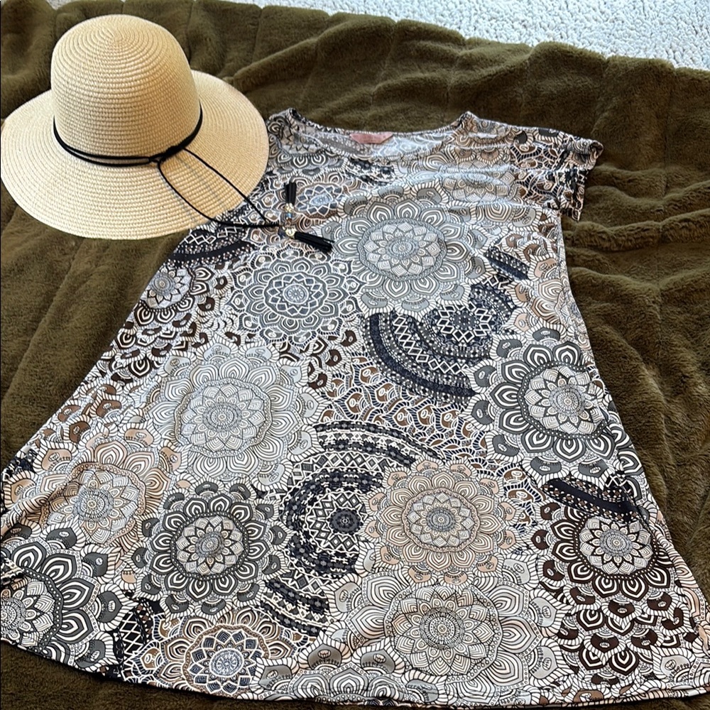 SJS Black and White Graphic Tunic Relaxed Fit